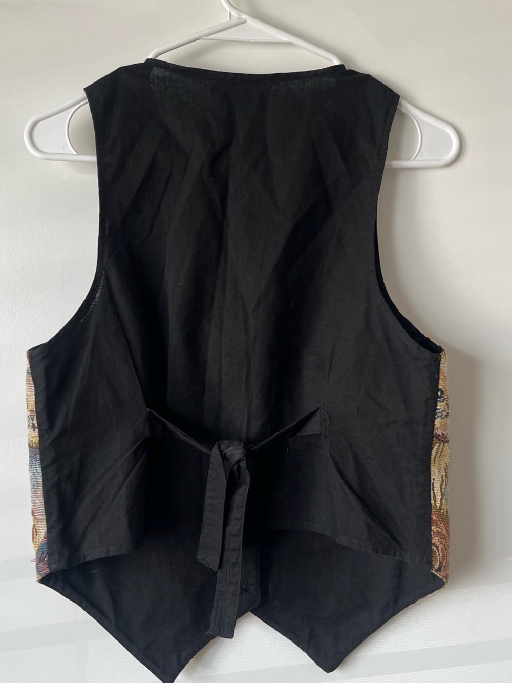 (SOLD) Vintage-Inspired Cat Tapestry Vest - Multicolor - Picture 5 of 5